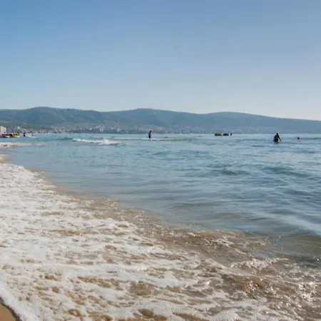 Sapphire 202 Sunny Apartman *